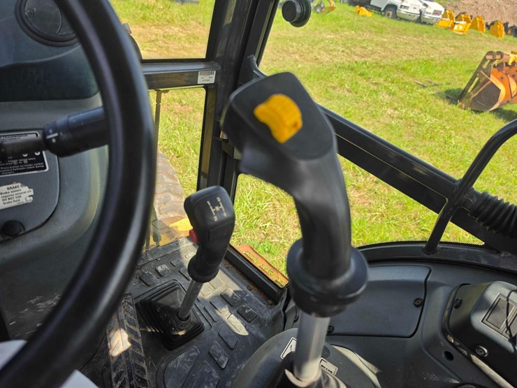 new-holland-b95-image-20