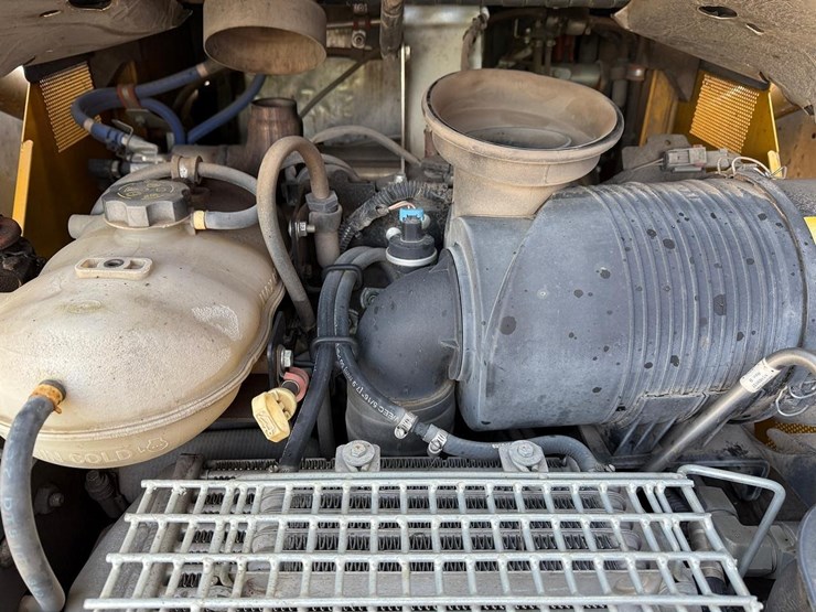 2019-deere-331g-image-17