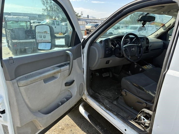 2012-gmc-sierra-2500-image-20