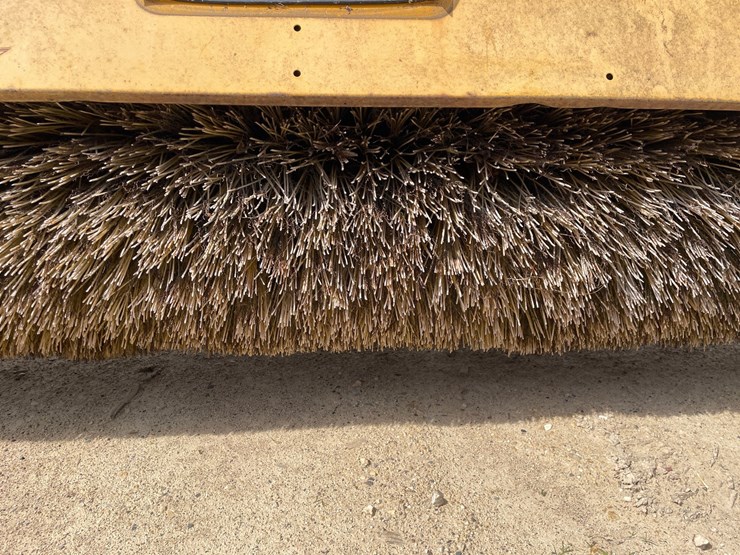 #3433-•-mb-tough-brush-broom-image-13