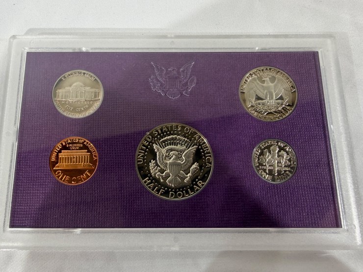 #40044-•-(10)-u.s.-mint-coinsets-from-1980's-image-27