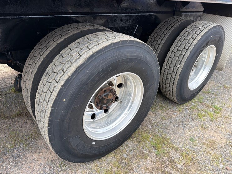 2015-kenworth-t880-image-10
