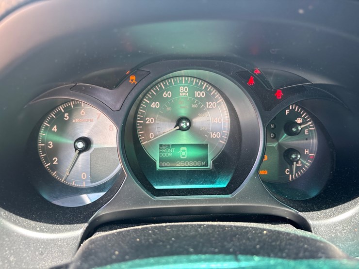 #84005-•-2005-lexus-gs300-image-17