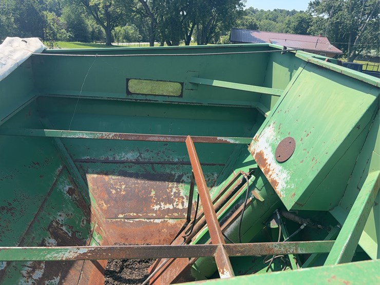 ez-trail-model-500-grain-cart.-image-9
