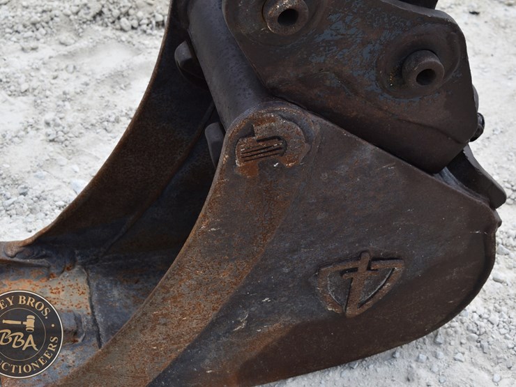 2020-deere-35g-image-20