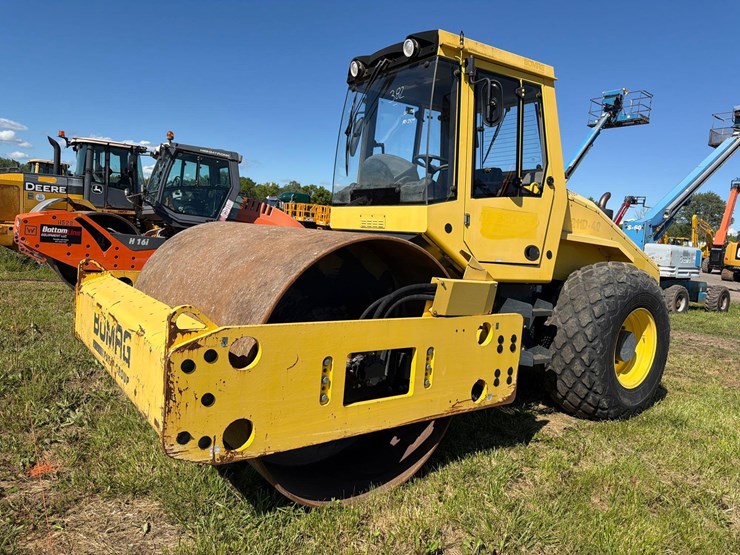bomag-bw211d-40-image-2
