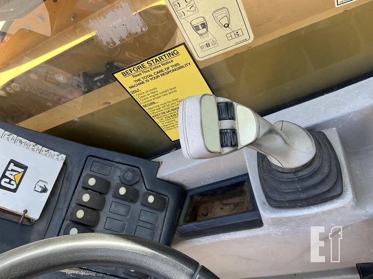2016-caterpillar-tl642d-image-10