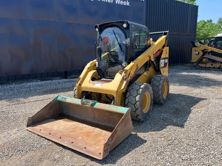 2018-caterpillar-262d-image-2
