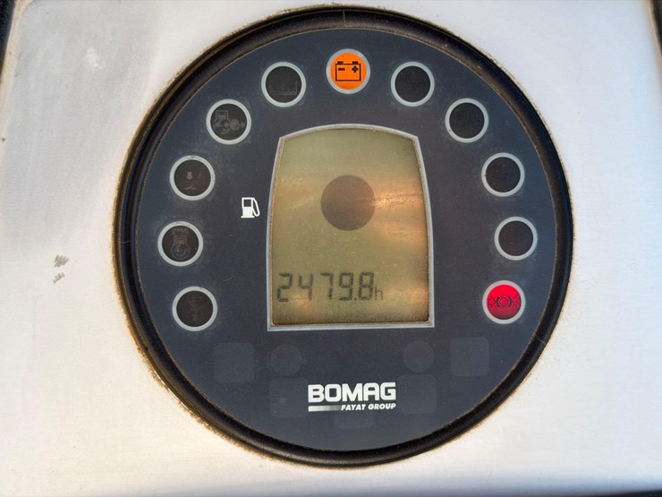 bomag-bw211d-40-image-14