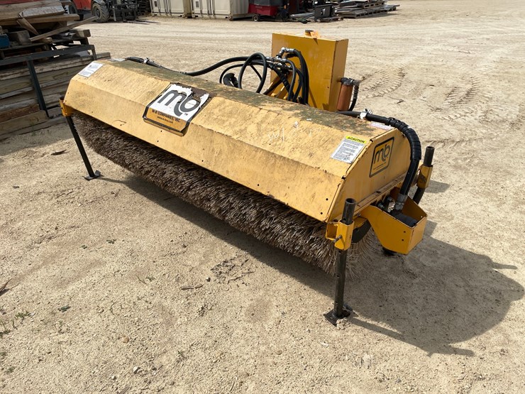 #3433-•-mb-tough-brush-broom-image-1