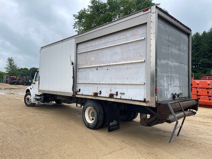 #100-•-2005-freightliner-corp-business-class-m2-straight-truck-(has-wi-title)-image-7