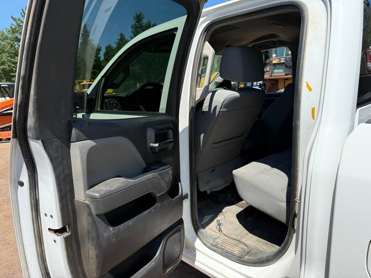 2019-chevrolet-2500hd-image-51