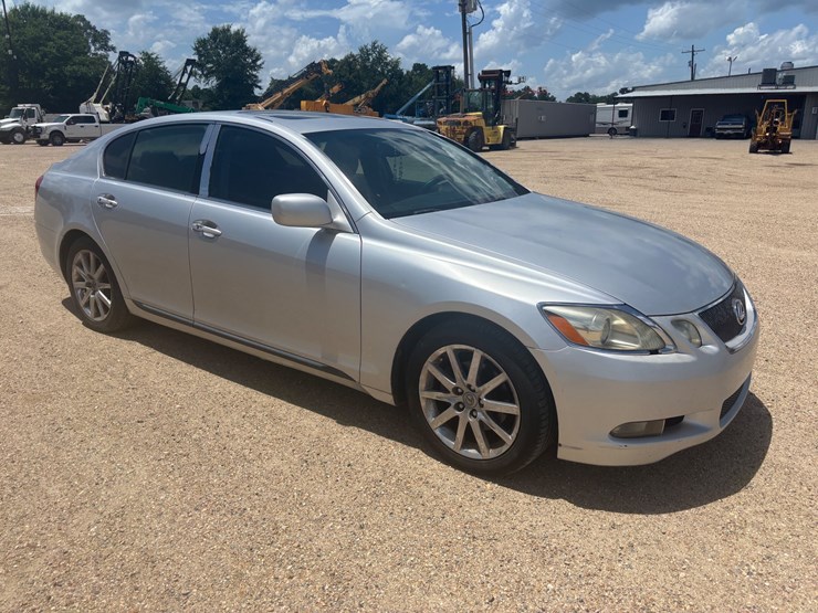 #84005-•-2005-lexus-gs300-image-2