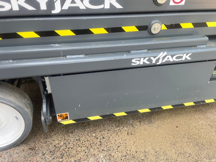 #102-•-2025-skyjack-sj3220e-scissors-lift-image-19