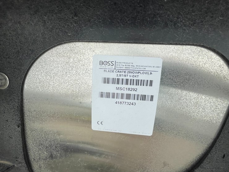 #4870-•-2025-boss-9'2"-stainless-dxt-v-plow-image-10
