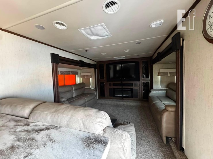 2018-sierra-camper-6948-image-9