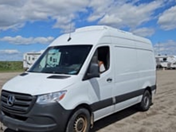 2021-mercedes-benz-sprinter-c240-turbo-diesel-cargo-van-image-5