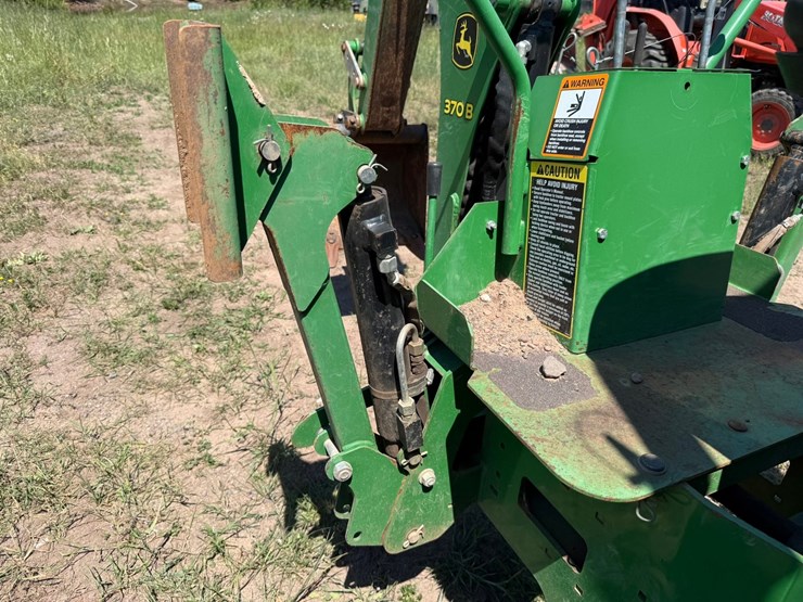 john-deere-3032e-image-32
