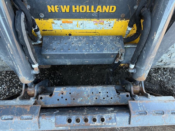 2022-new-holland-c332-image-10