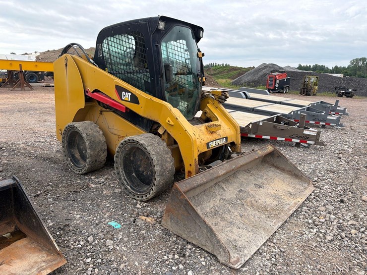 caterpillar-256c-image-4