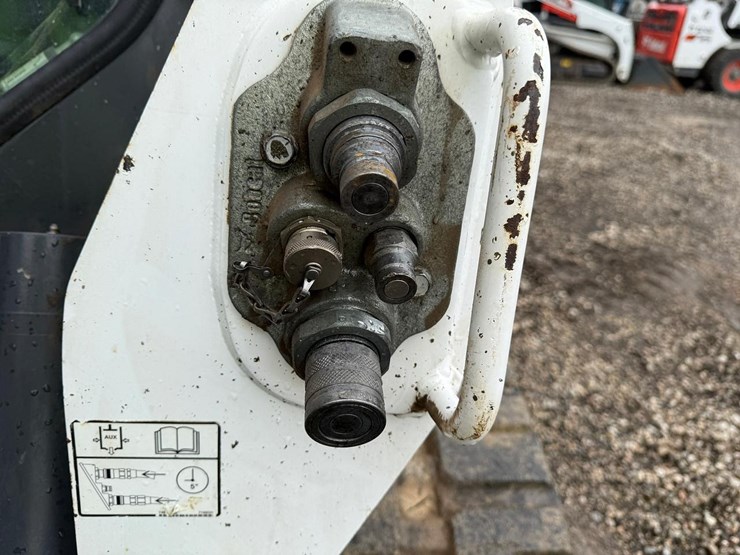 2019-bobcat-t595-image-11