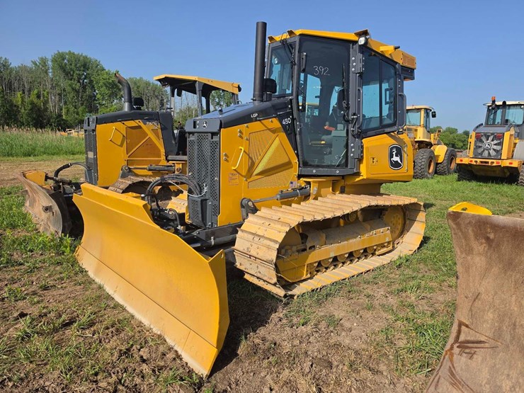 2026-deere-450-lgp-image-1
