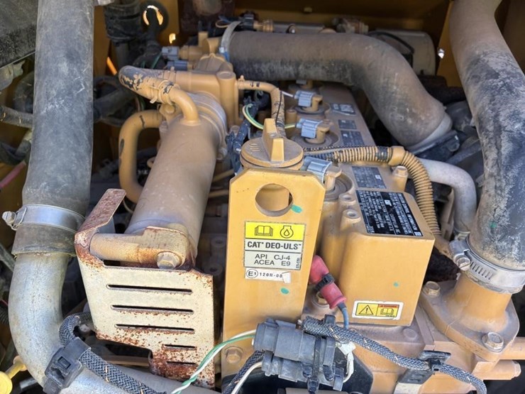 2015-caterpillar-262d-image-31