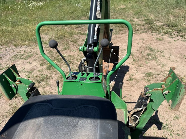 john-deere-3032e-image-65