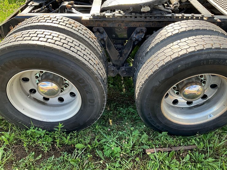 2021-kenworth-t880-image-26