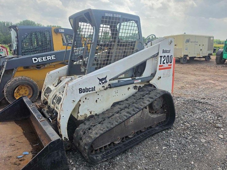 bobcat-t200-image-2