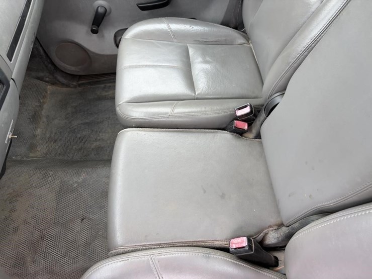 2009-chevrolet-silverado-3500-image-17