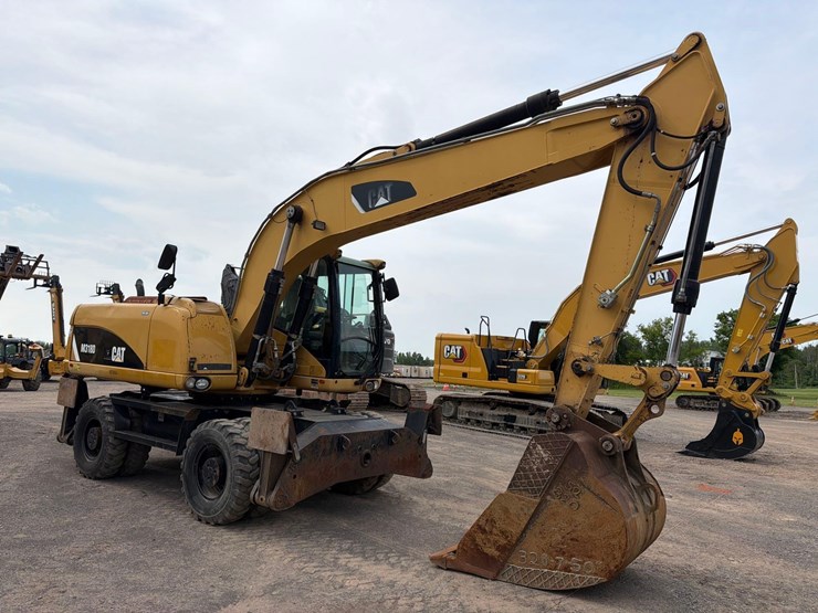 caterpillar-m318d-image-4