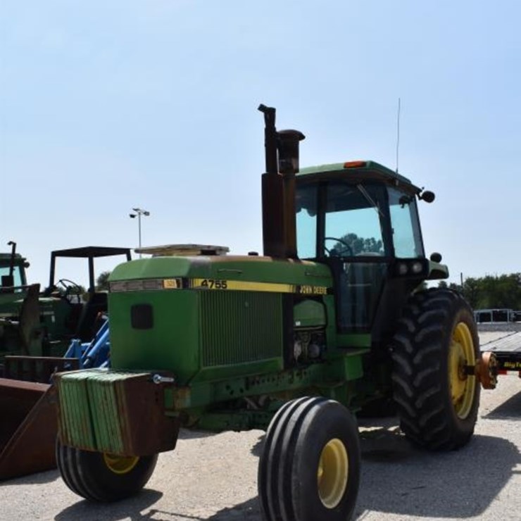 JOHN DEERE 4755