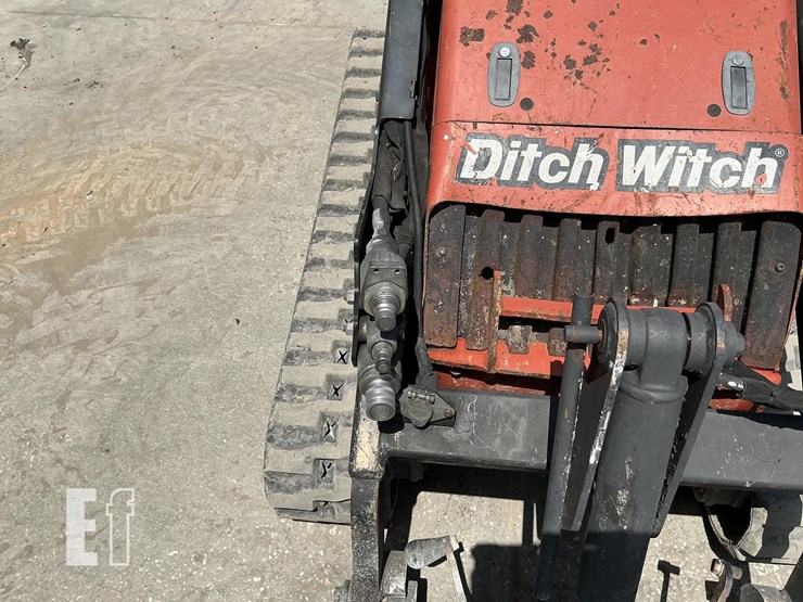 2018-ditch-witch-sk800-image-13