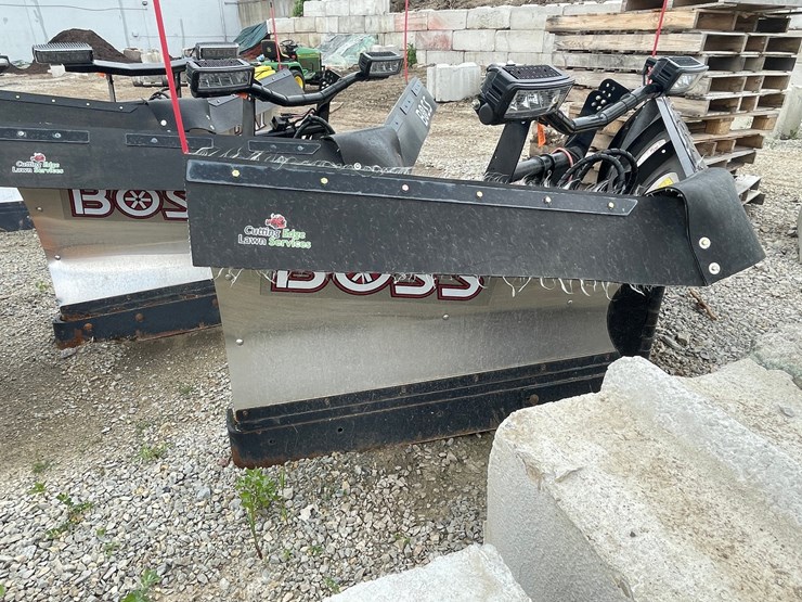 #4872-•-2024-boss-9'2"-stainless-dxt-v-plow-image-3