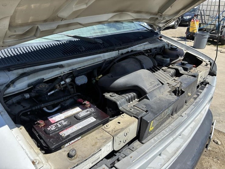 2002-ford-e350-image-8