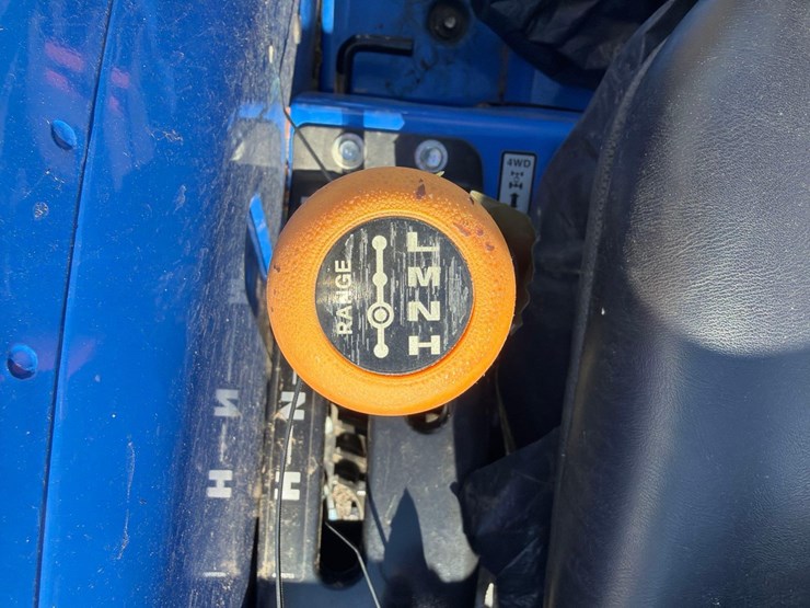new-holland-workmaster-35-image-15