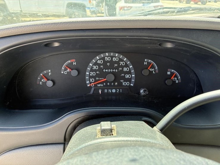 2002-ford-e350-image-16