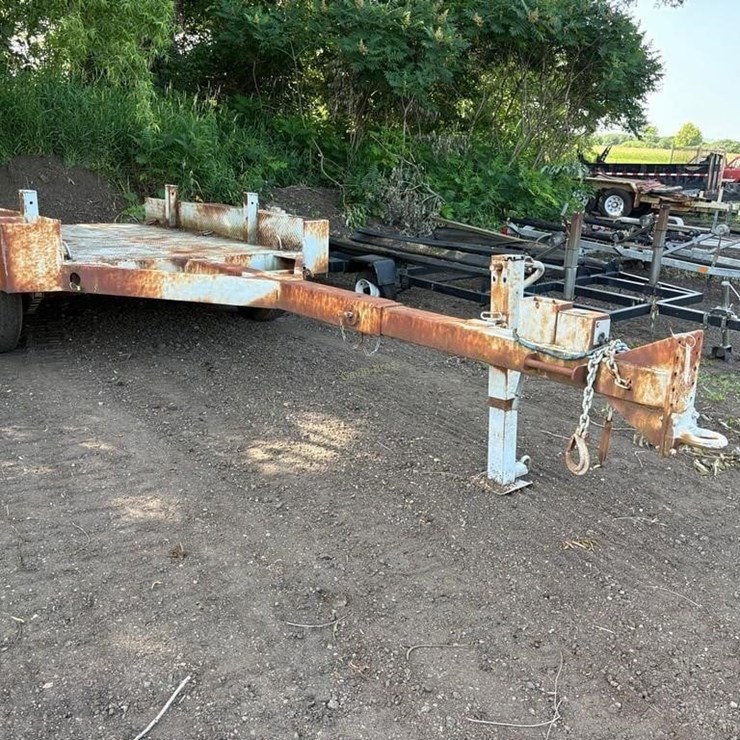 2001 Butler 102" x 65" Tandem Trailer