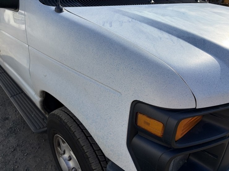 2013-ford-e350-image-16