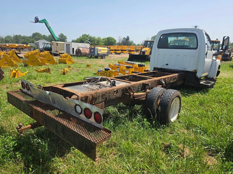 2003-gmc-topkick-c4500-image-3