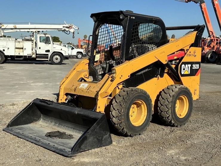 2015-caterpillar-262d-image-1