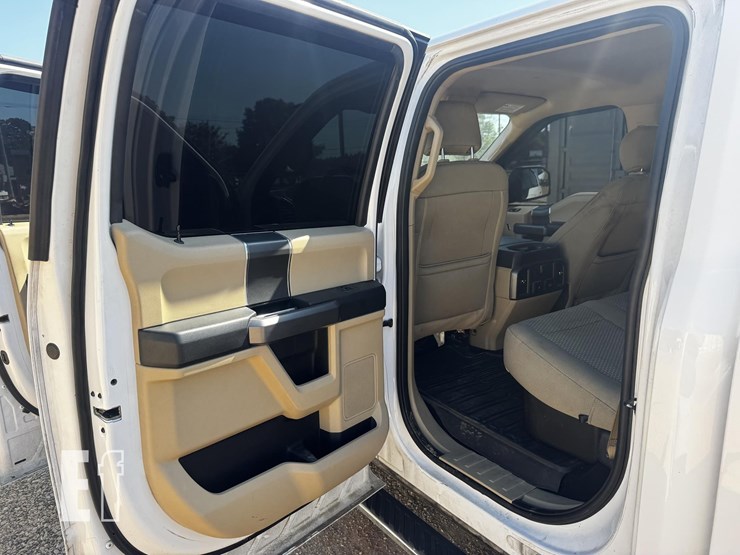 2021-ford-f150-xlt-image-13