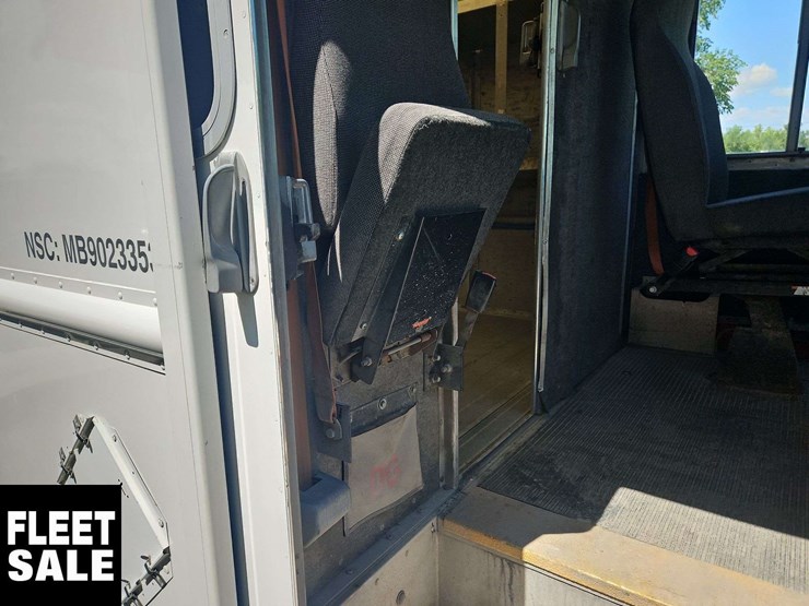 2012-ford-e-series-s/a-step-van-image-21