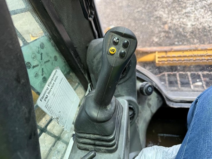 2022-caterpillar-289d3-image-25
