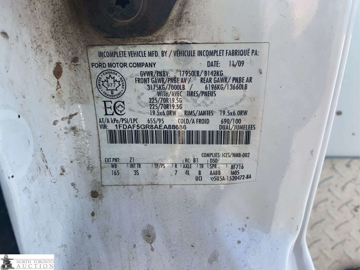 2010-ford-f550-image-15