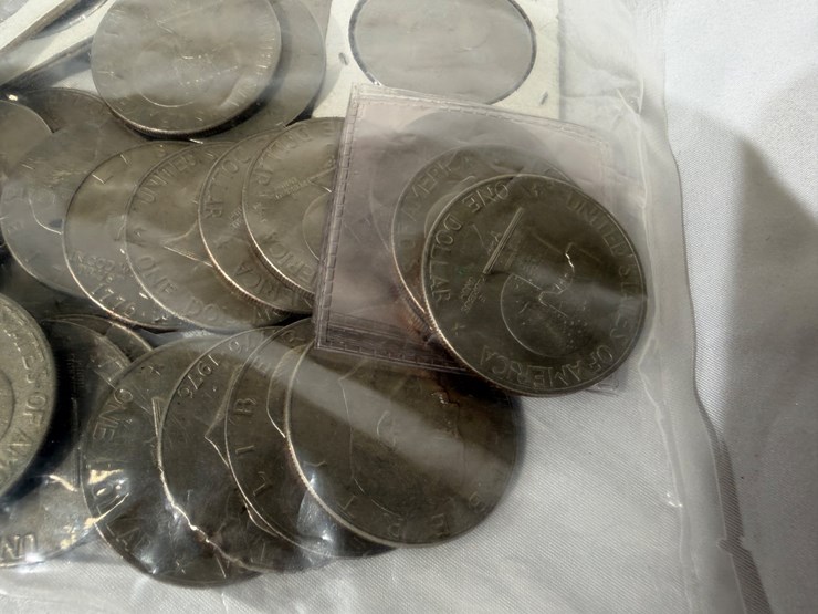 #40036-•-(50)-1776-1976-bicentennial-one-dollar-coins-image-3