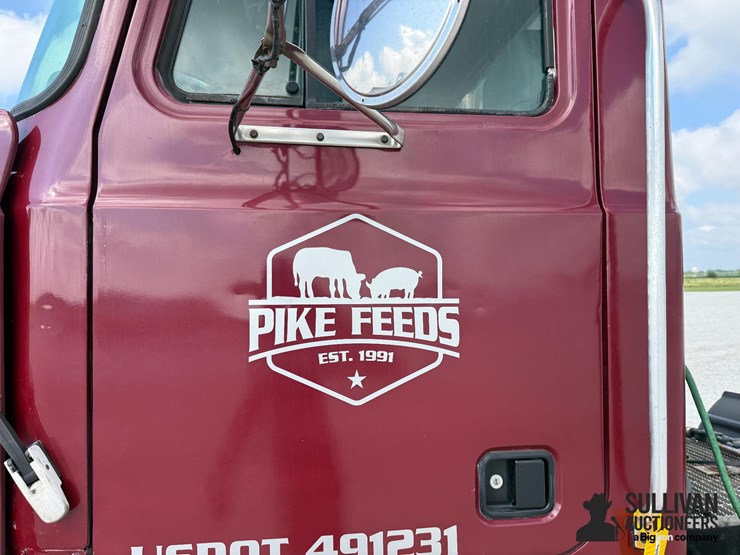 2000-mack-ch600-image-17