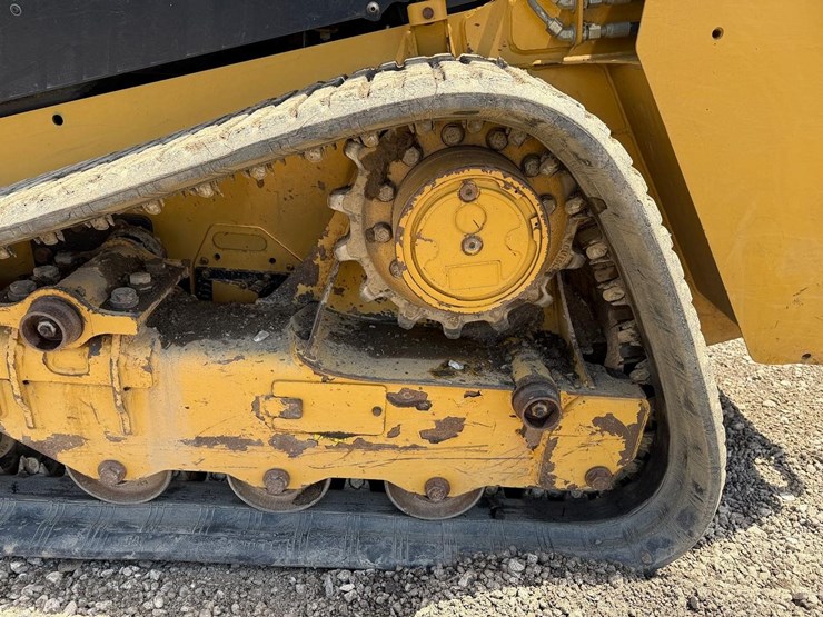 2019-caterpillar-239d3-image-19