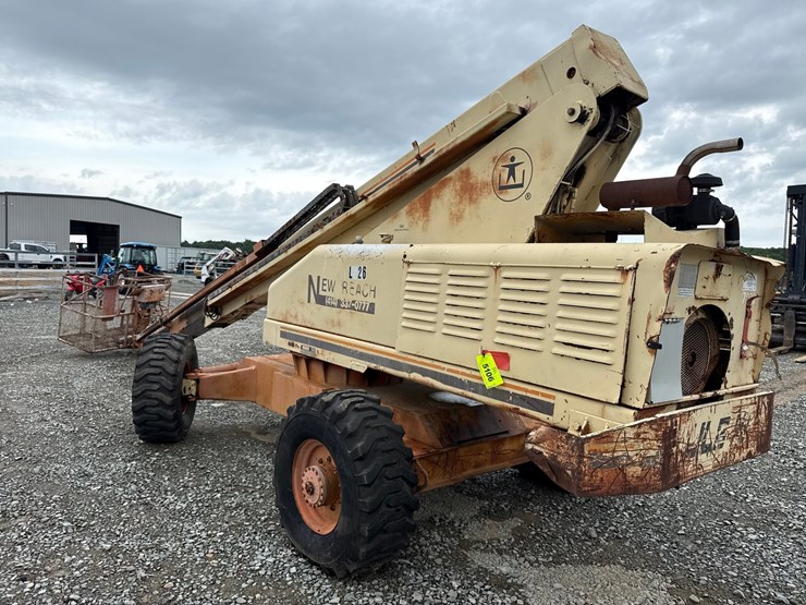 #5106-•-new-reach-man-lift-image-5